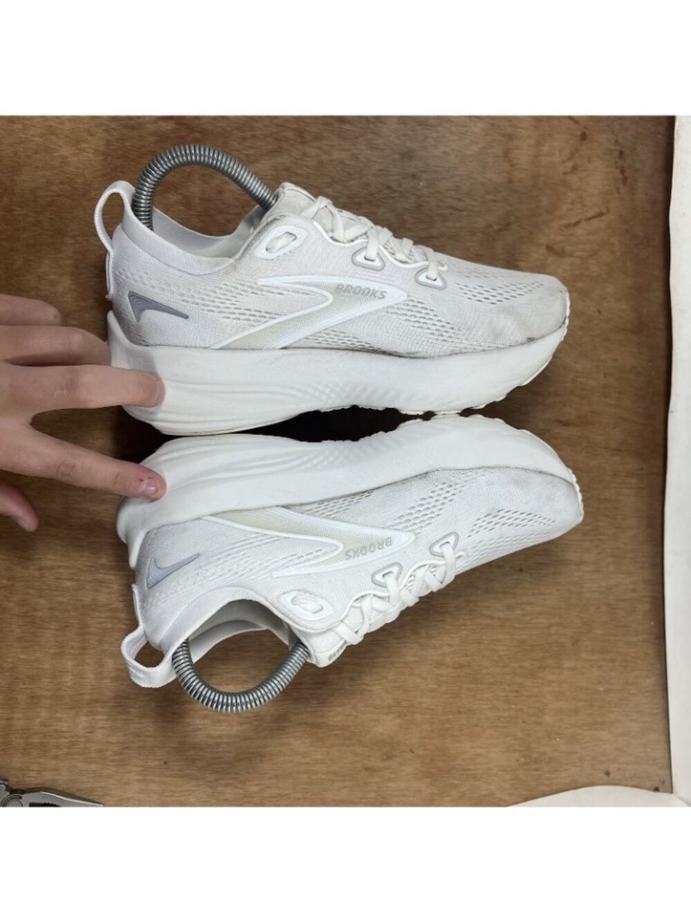 Brooks Glycerin 22 Women Size 6 White Running Shoes Sneaker Neutral 1204341B090 - Picture 6 of 9